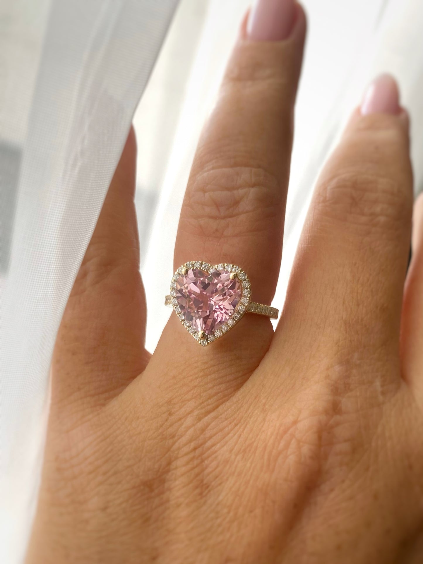 14K Gold Heart-Shaped Pink Morganite Ring with Natural Diamond Halo