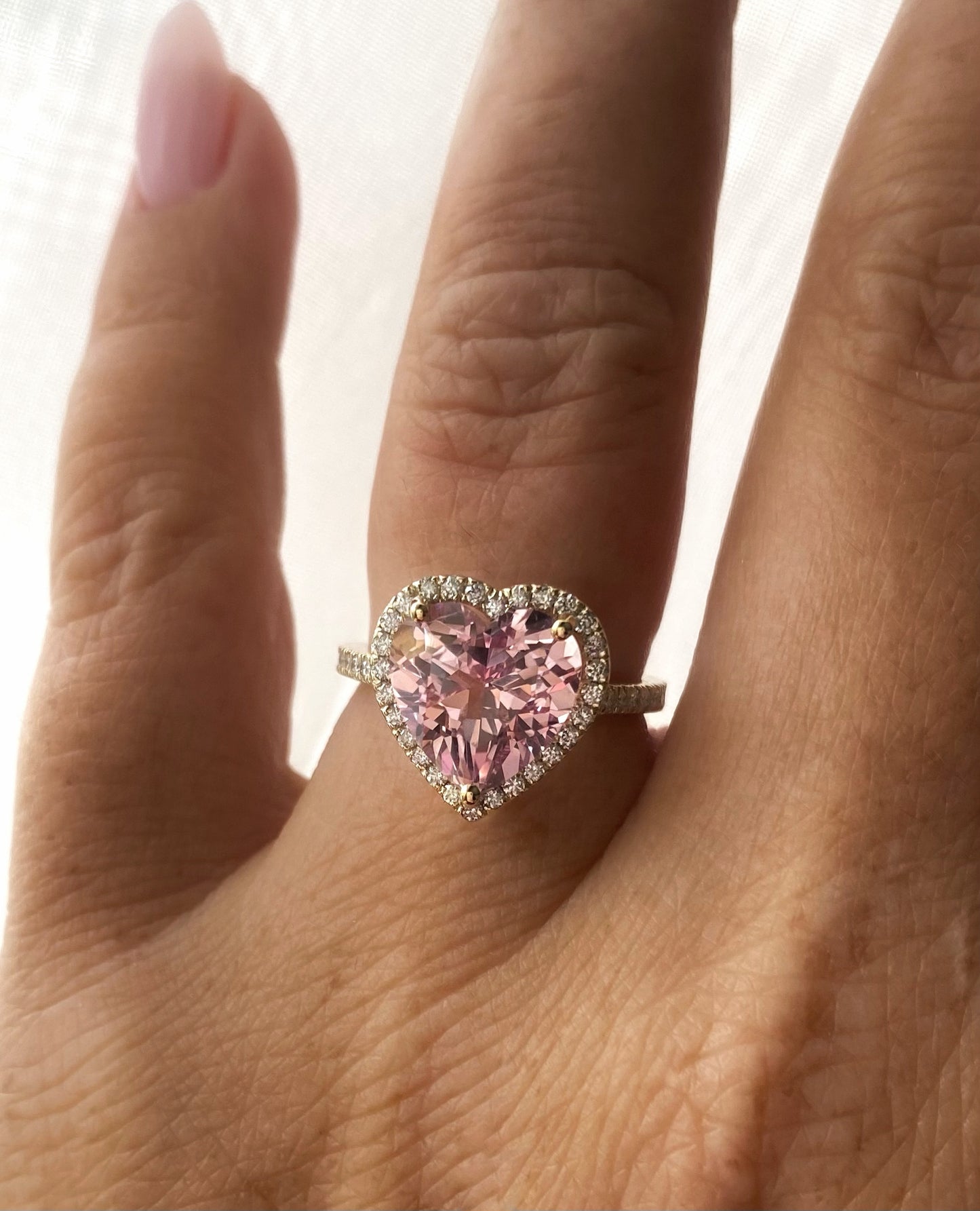 14K Gold Heart-Shaped Pink Morganite Ring with Natural Diamond Halo