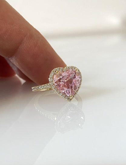 14K Gold Heart-Shaped Pink Morganite Ring with Natural Diamond Halo