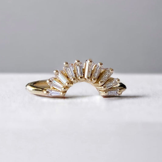 Tapered Diamond Gold Nest Ring