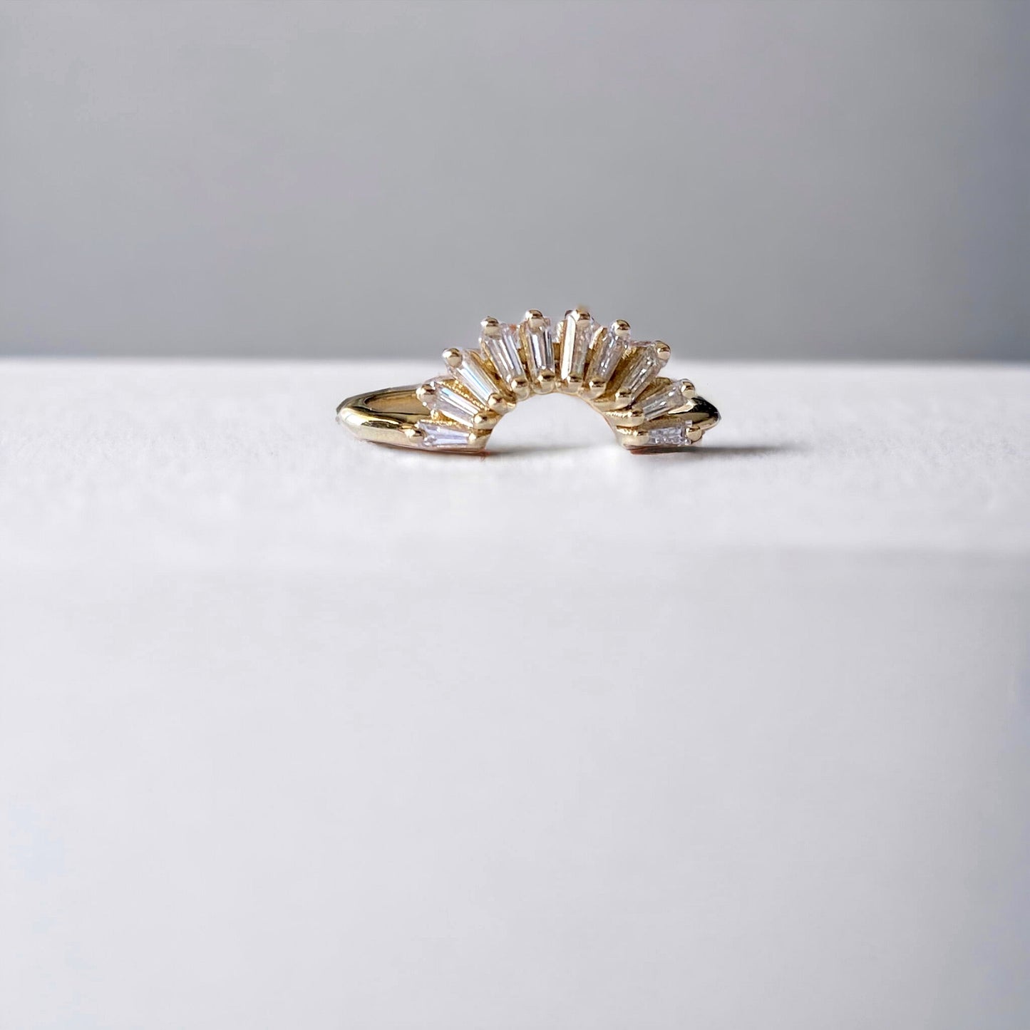 Tapered Diamond Gold Nest Ring