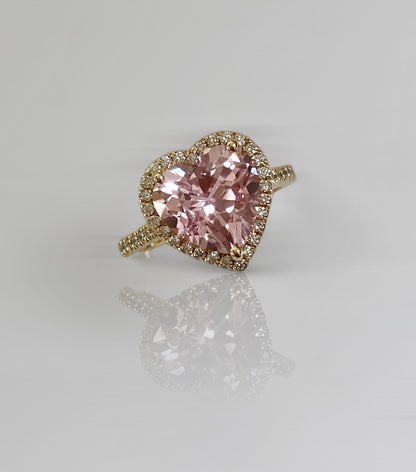 14K Gold Heart-Shaped Pink Morganite Ring with Natural Diamond Halo